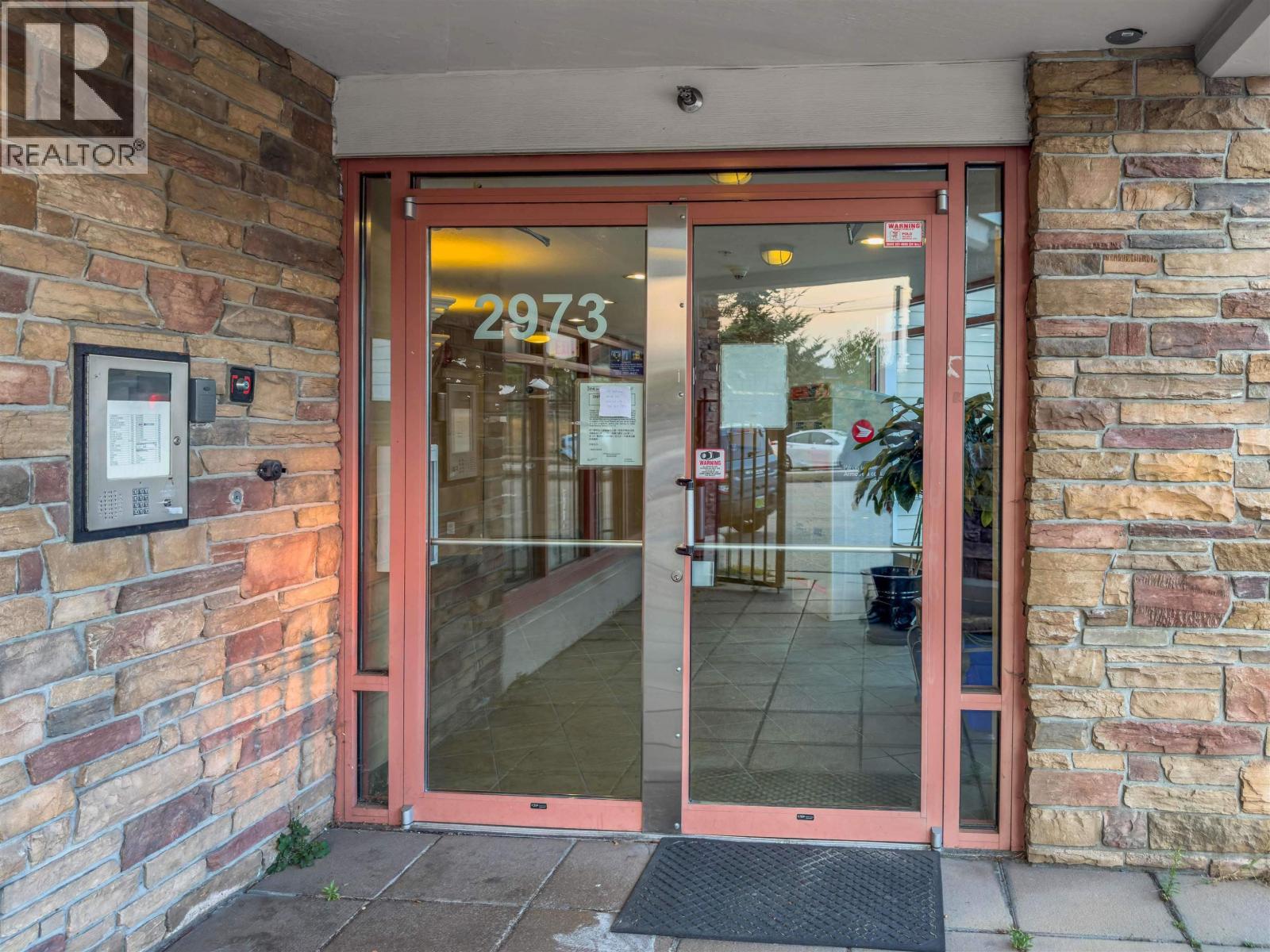 102 2973 KINGSWAY - photo 2