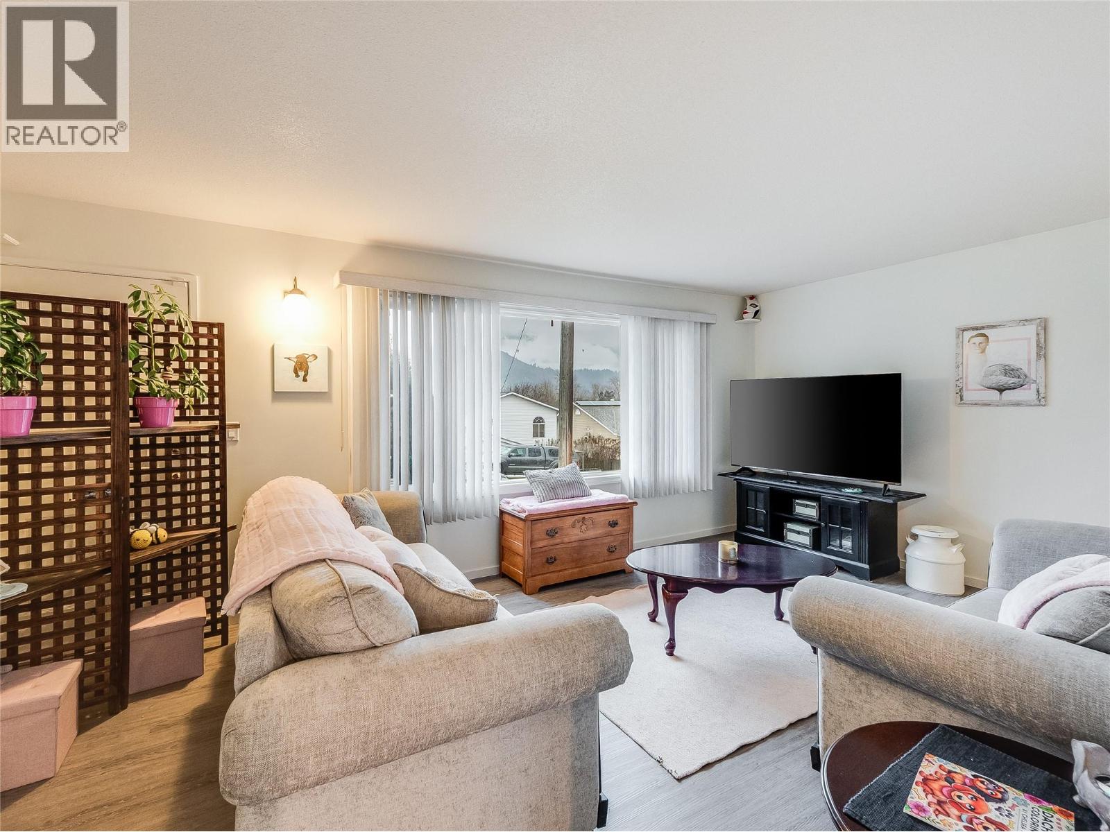 550 6th Avenue, Castlegar