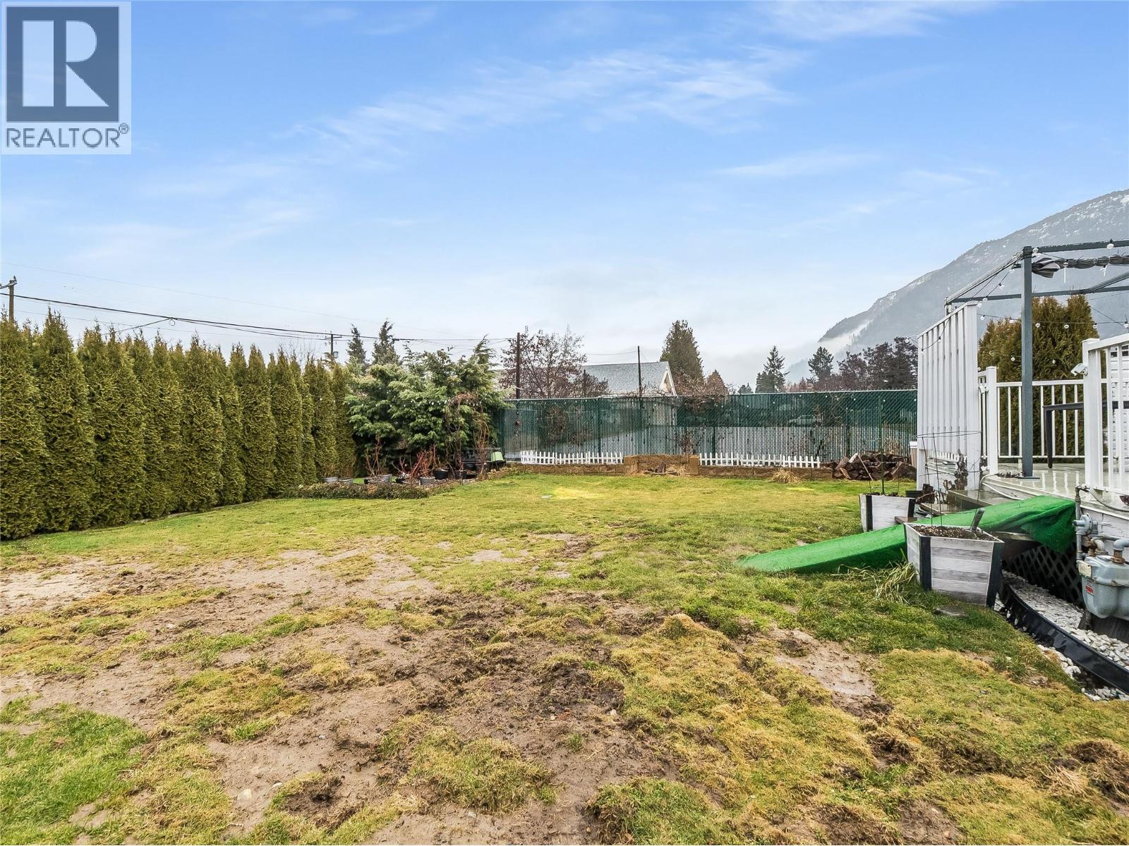 550 6th Avenue, Castlegar