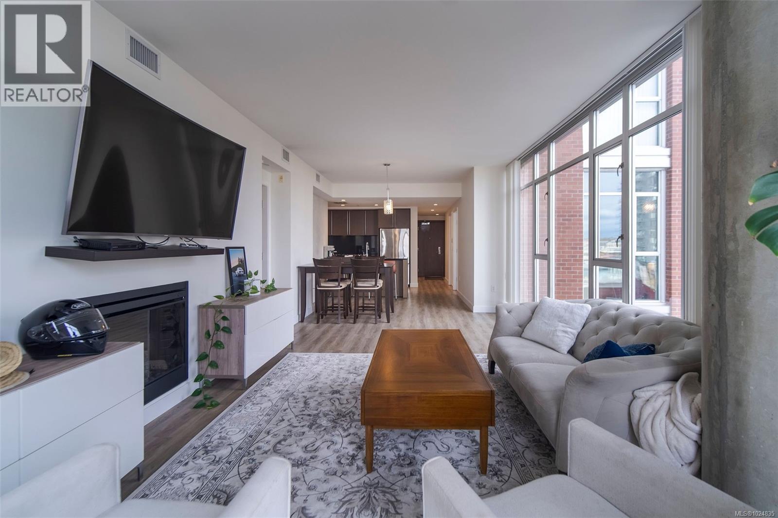 213 100 Saghalie Road, Victoria