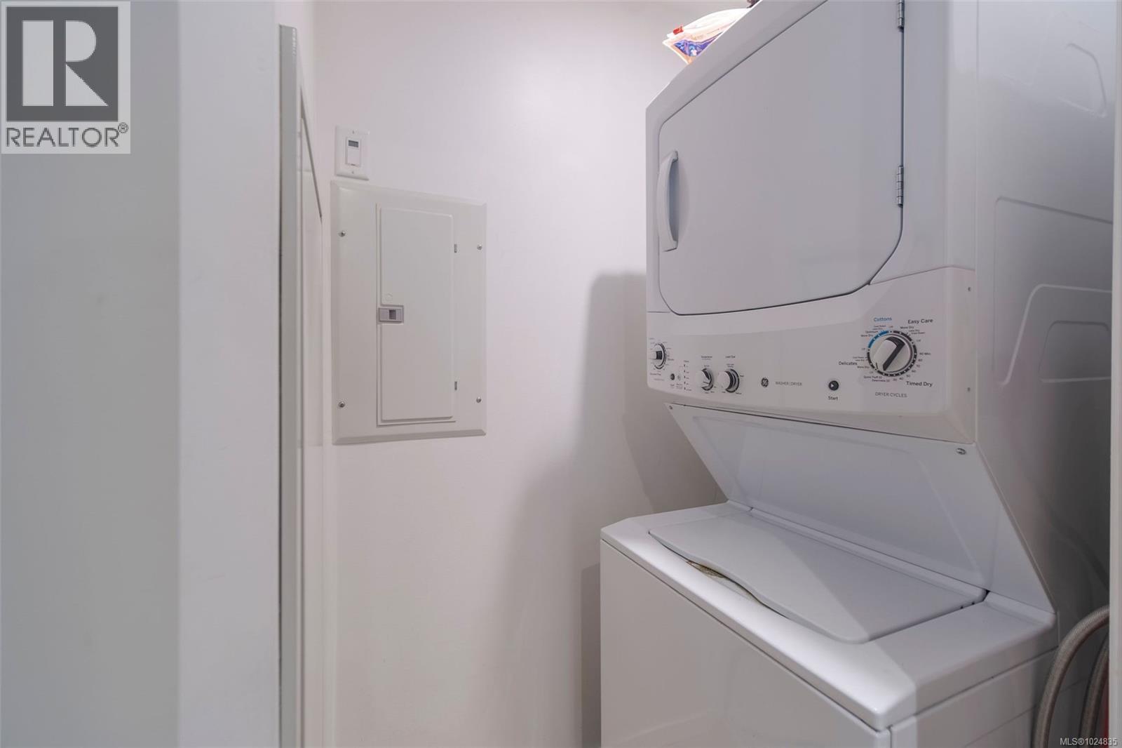 213 100 Saghalie Road, Victoria