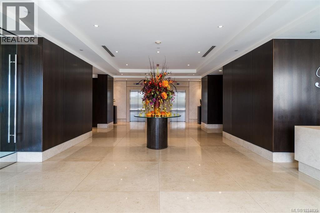 213 100 Saghalie Road, Victoria