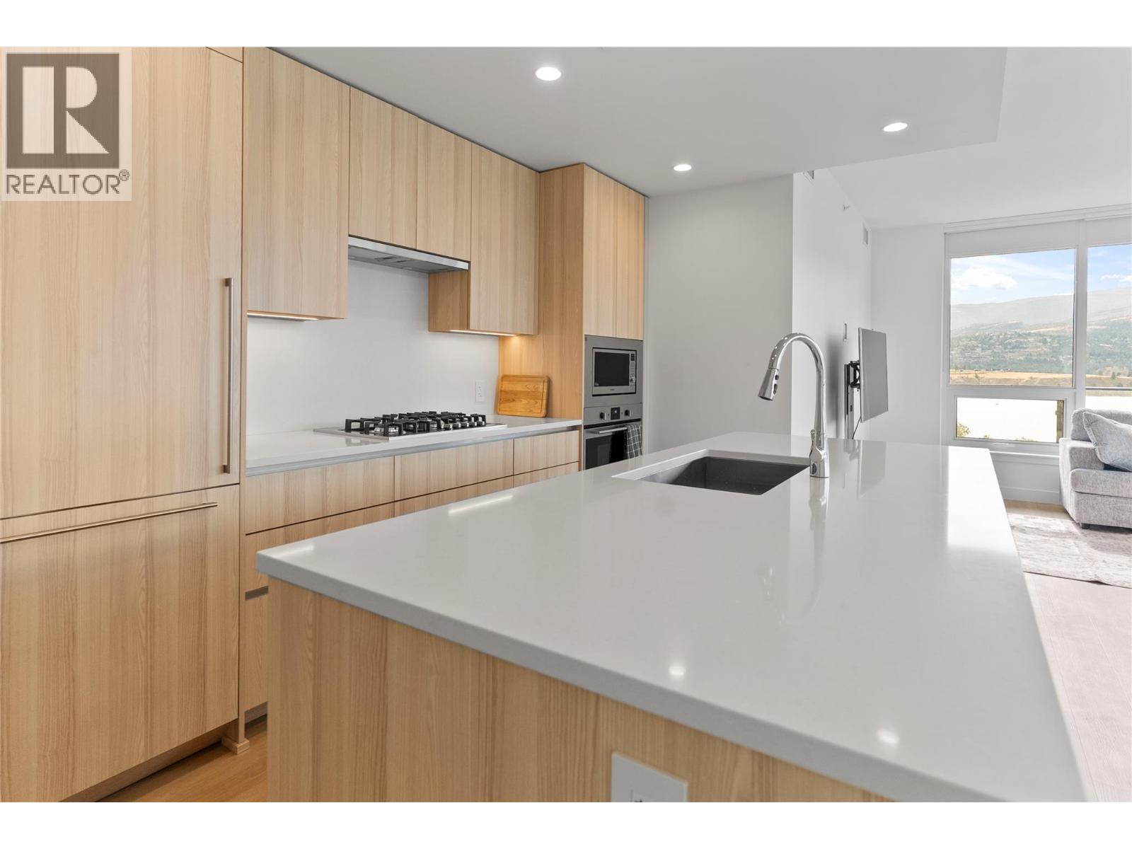 1408 238 Leon Avenue, Kelowna