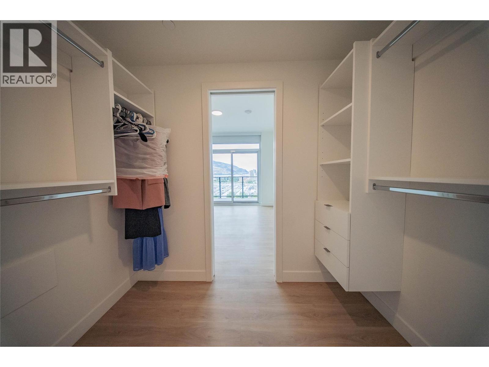 1408 238 Leon Avenue, Kelowna