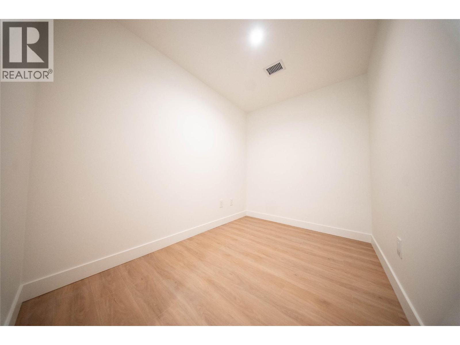 1408 238 Leon Avenue, Kelowna