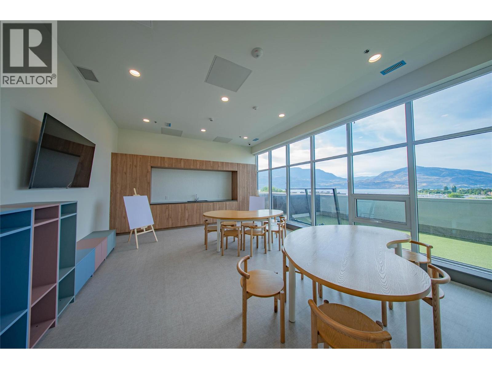 1408 238 Leon Avenue, Kelowna