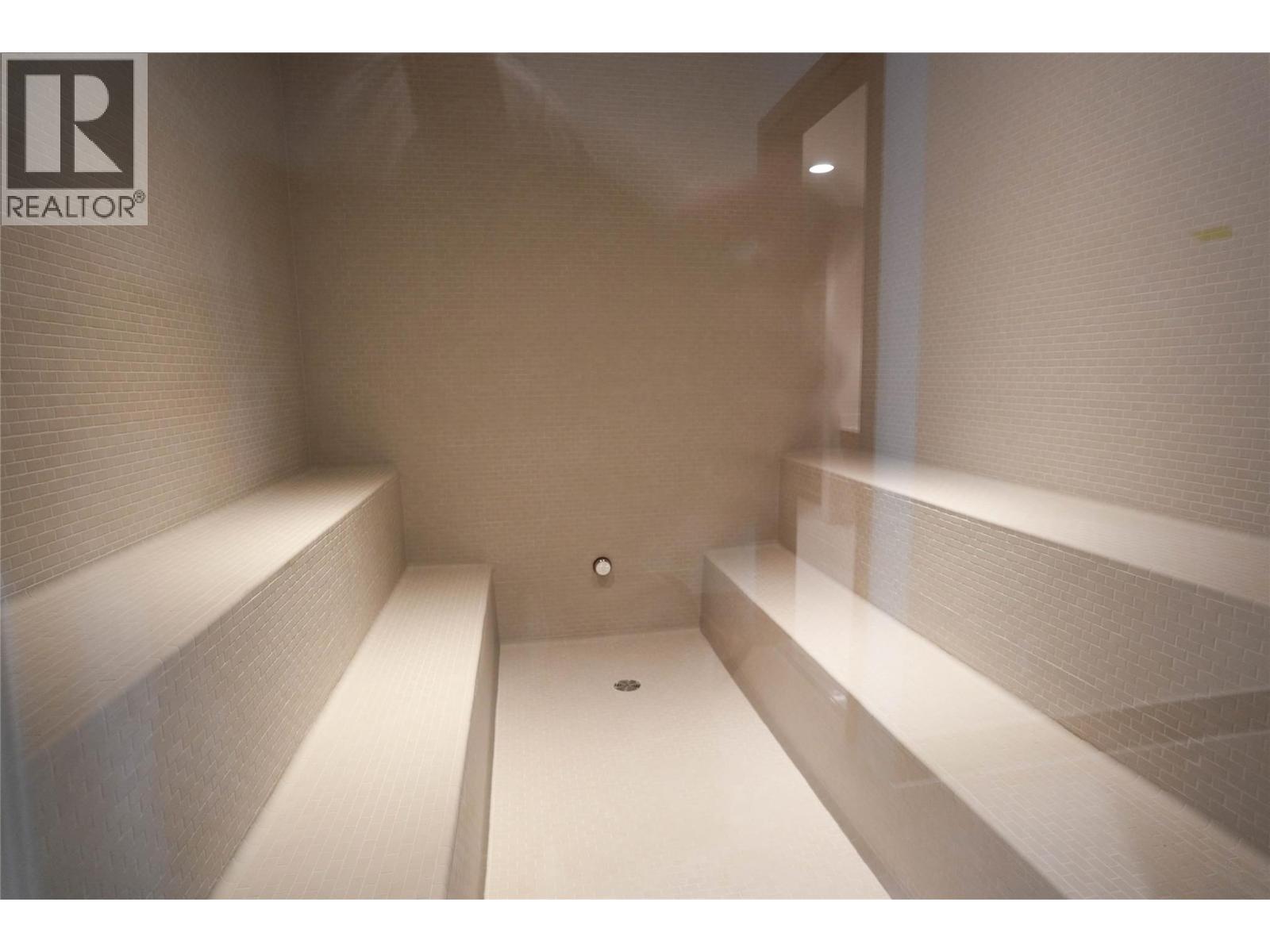 1408 238 Leon Avenue, Kelowna