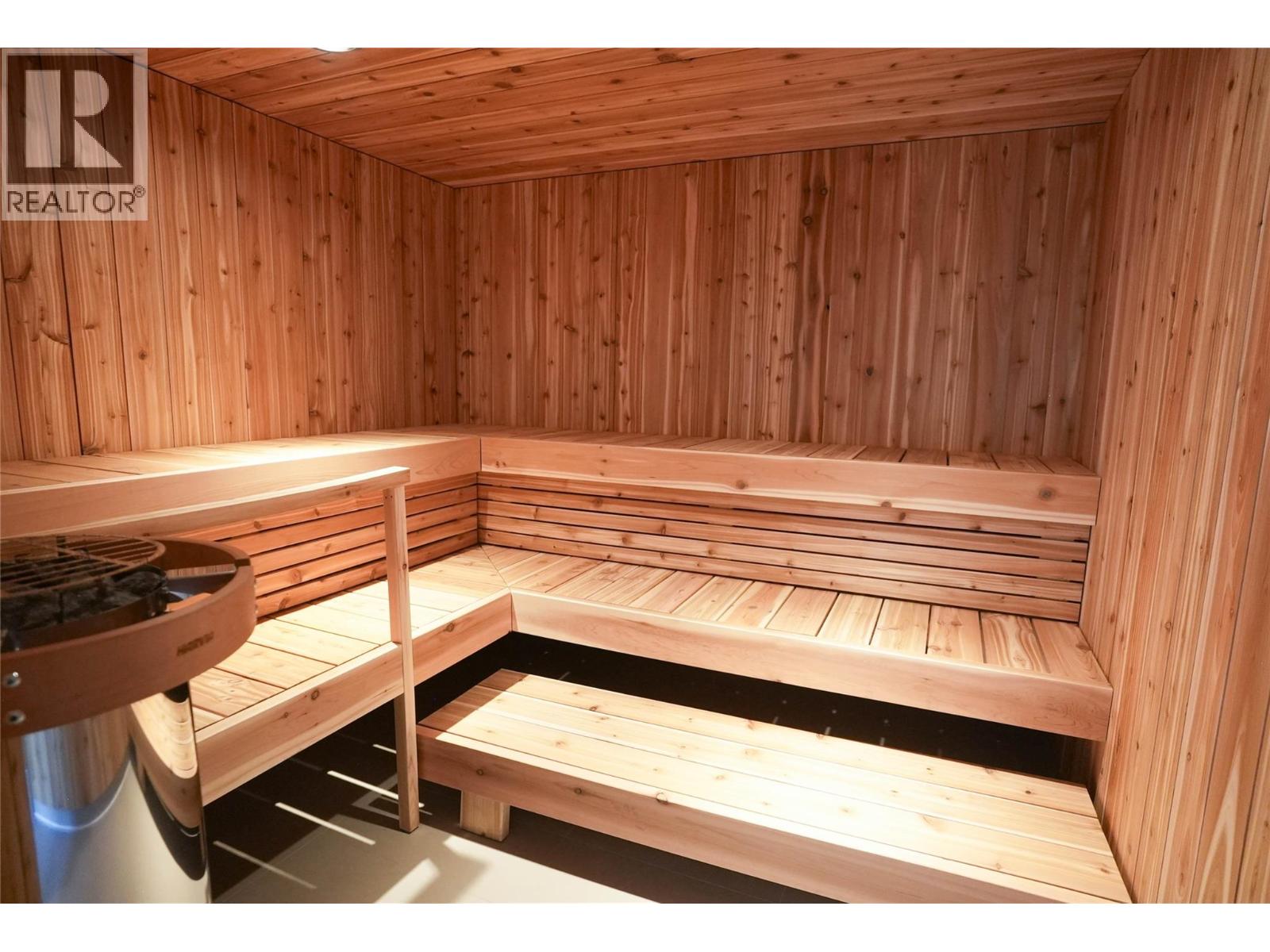 1408 238 Leon Avenue, Kelowna