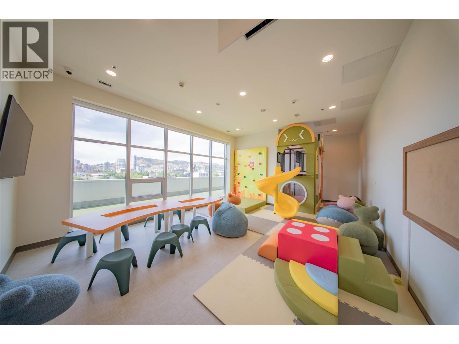 1408 238 Leon Avenue, Kelowna