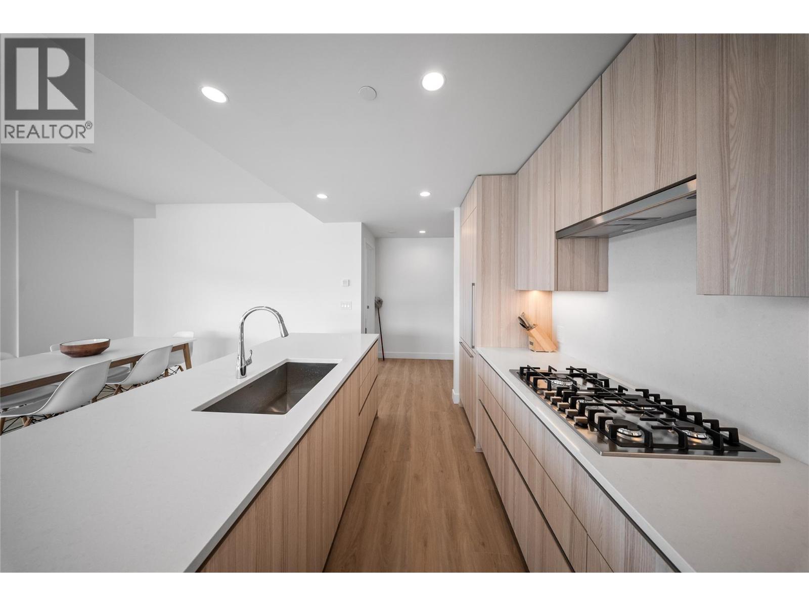 1408 238 Leon Avenue, Kelowna