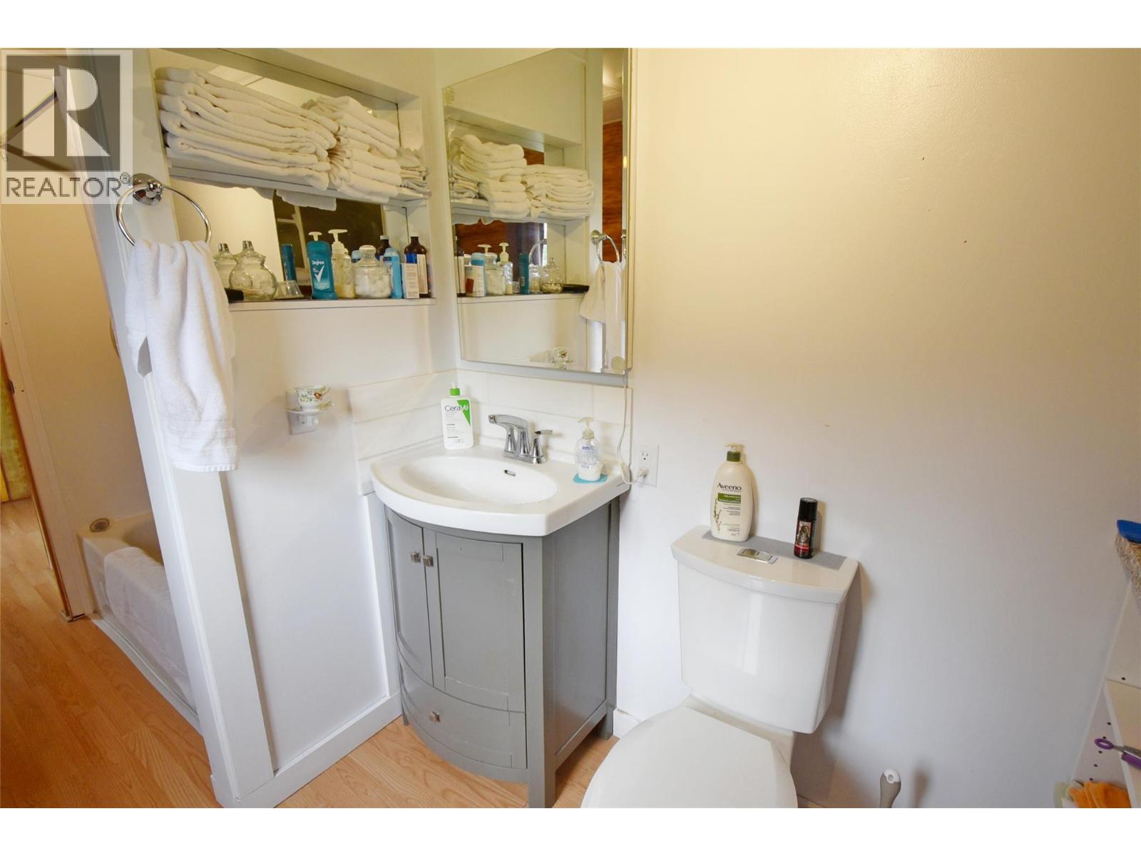 5741 Scott Road, Falkland