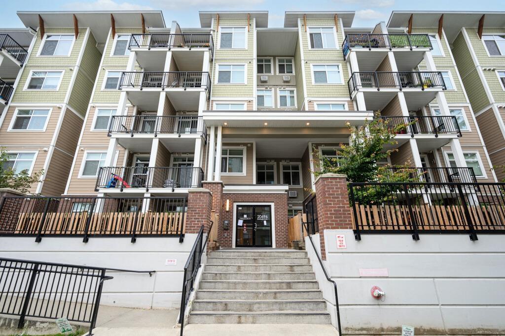 503 20696 EASTLEIGH Crescent - photo 2