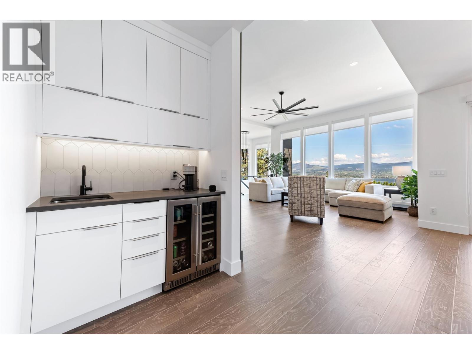  2672 Lakeridge Road, West Kelowna