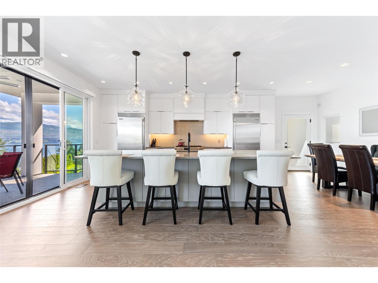  2672 Lakeridge Road, West Kelowna