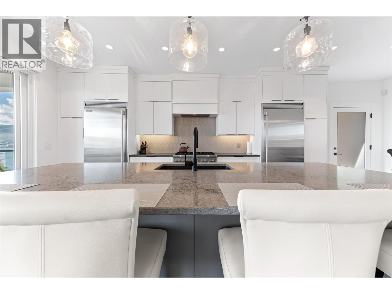  2672 Lakeridge Road, West Kelowna