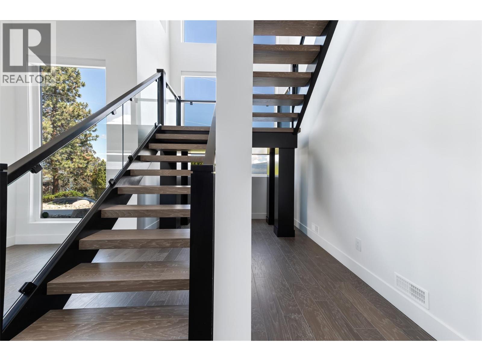  2672 Lakeridge Road, West Kelowna