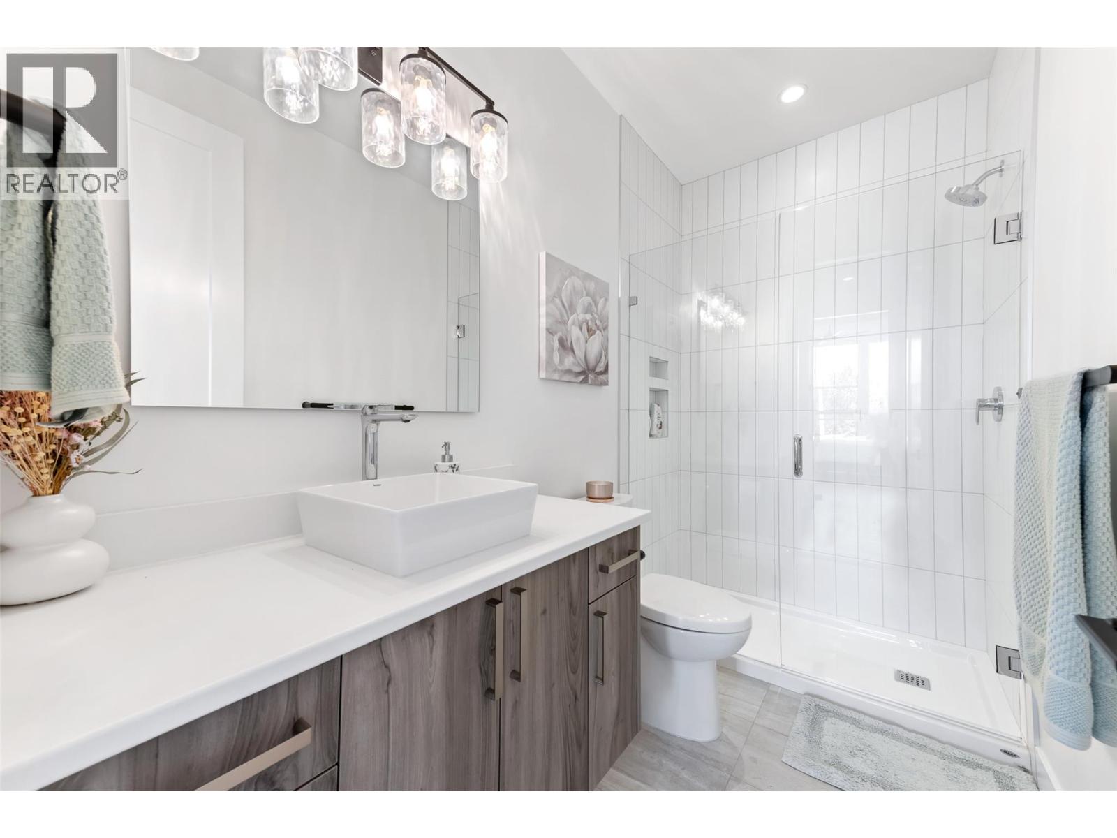  2672 Lakeridge Road, West Kelowna