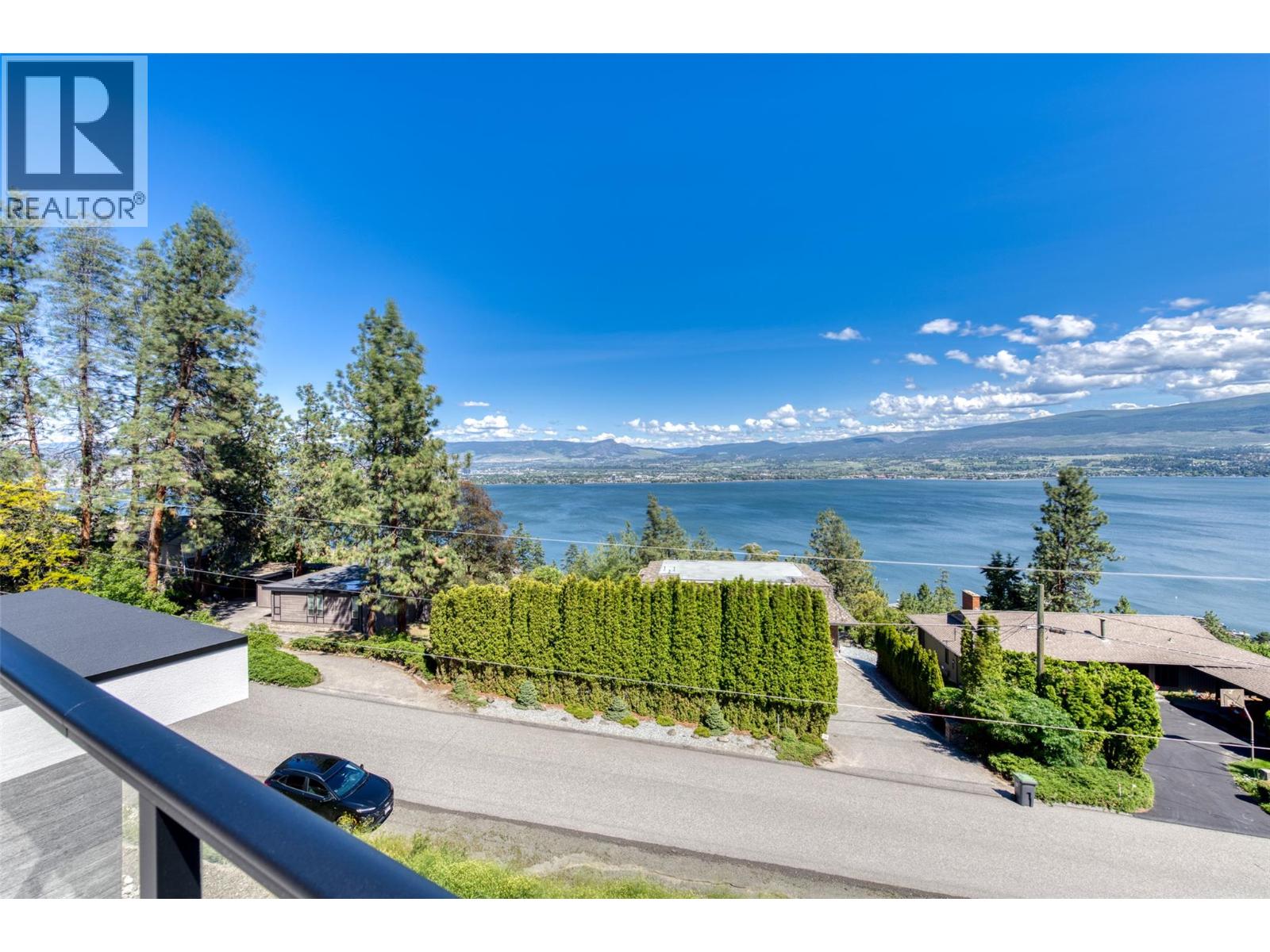  2672 Lakeridge Road, West Kelowna