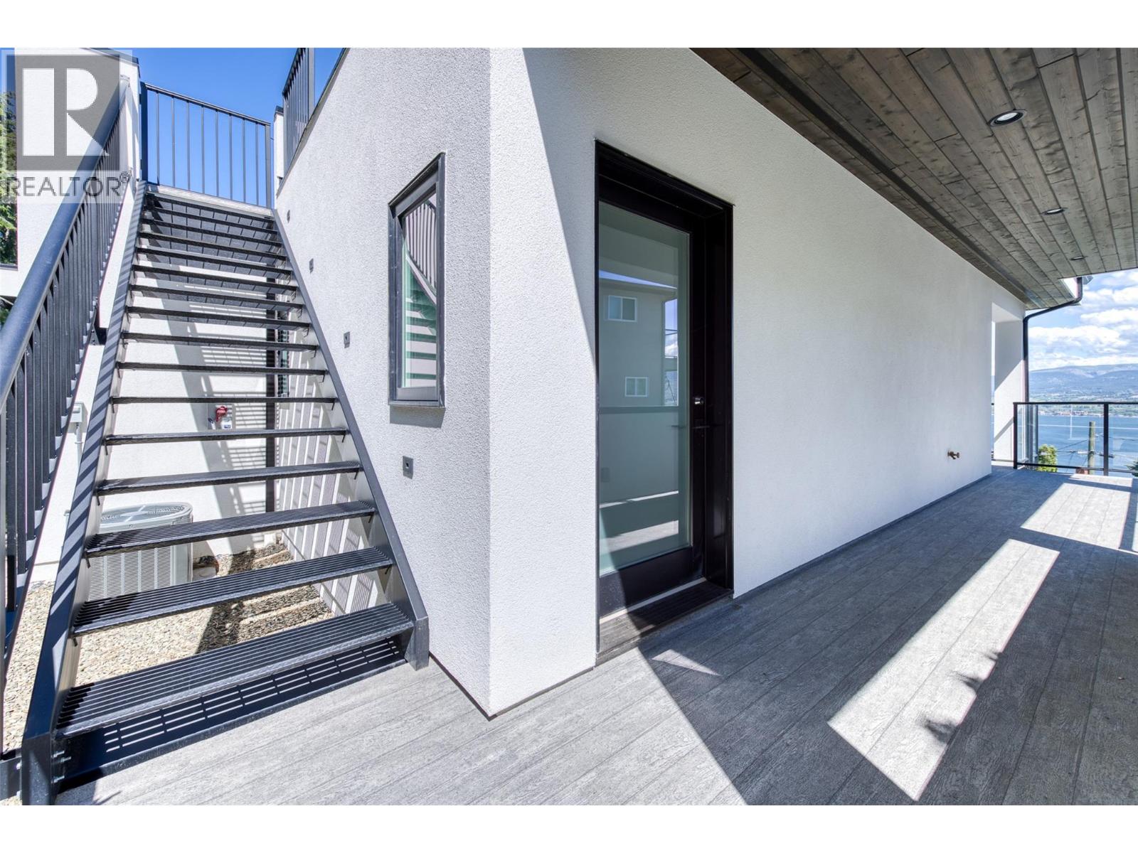  2672 Lakeridge Road, West Kelowna