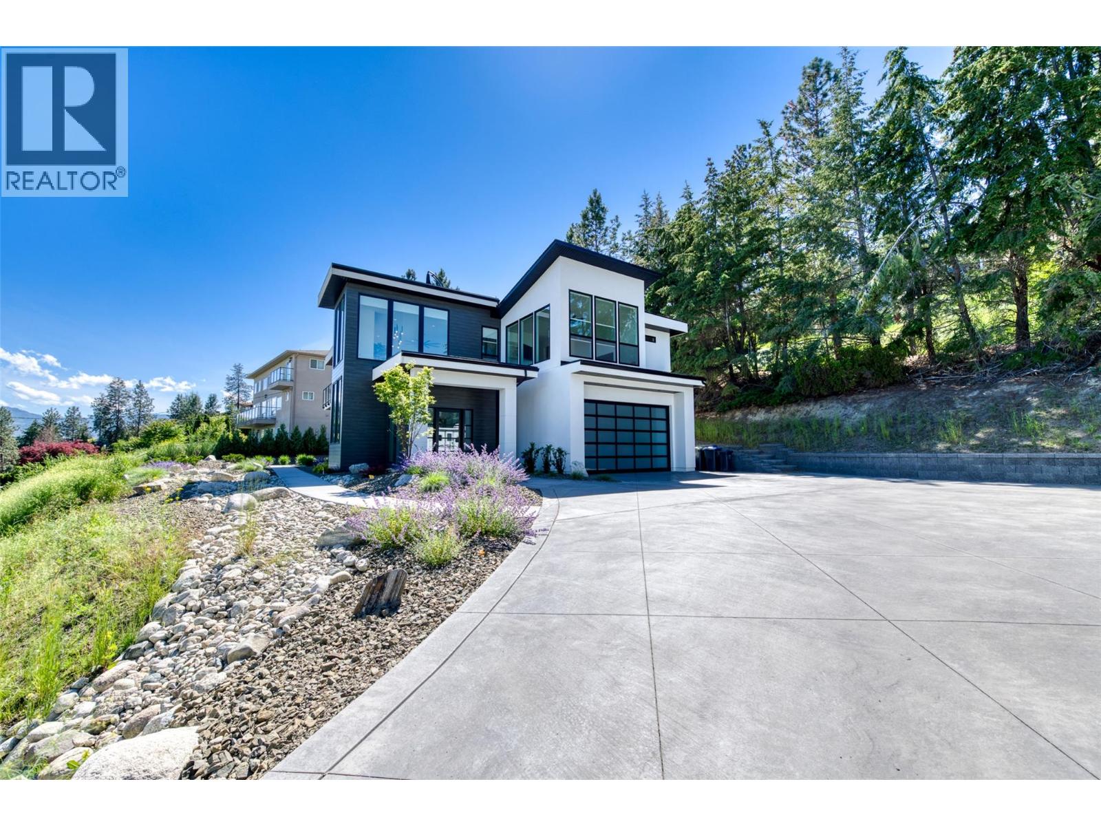  2672 Lakeridge Road, West Kelowna