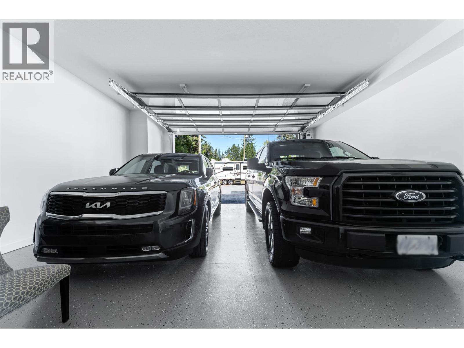  2672 Lakeridge Road, West Kelowna