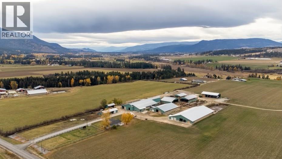  4809 Back Enderby Road, Spallumcheen