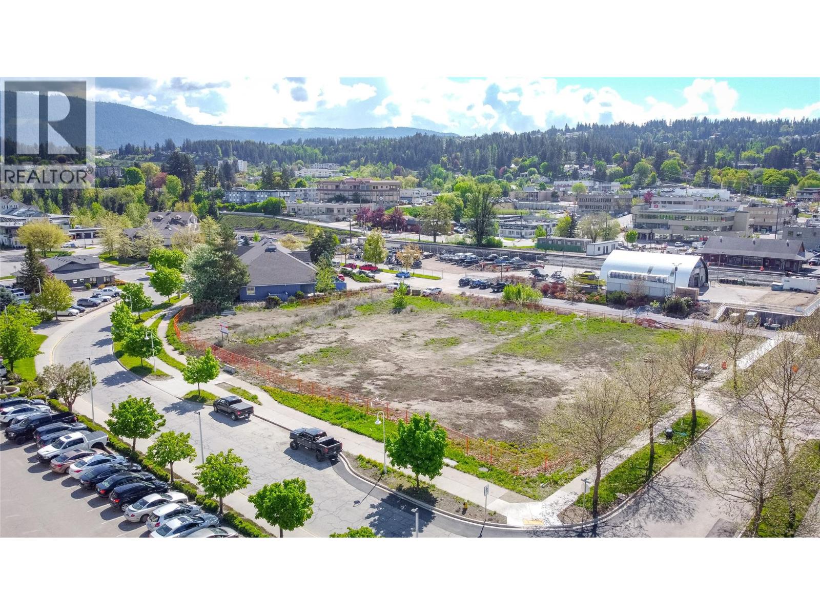  250 Harbourfront Drive Northeast, Salmon Arm