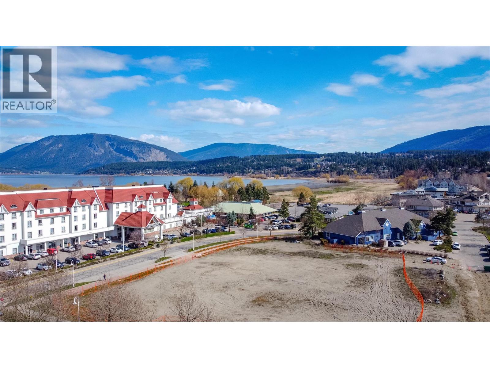  250 Harbourfront Drive Northeast, Salmon Arm
