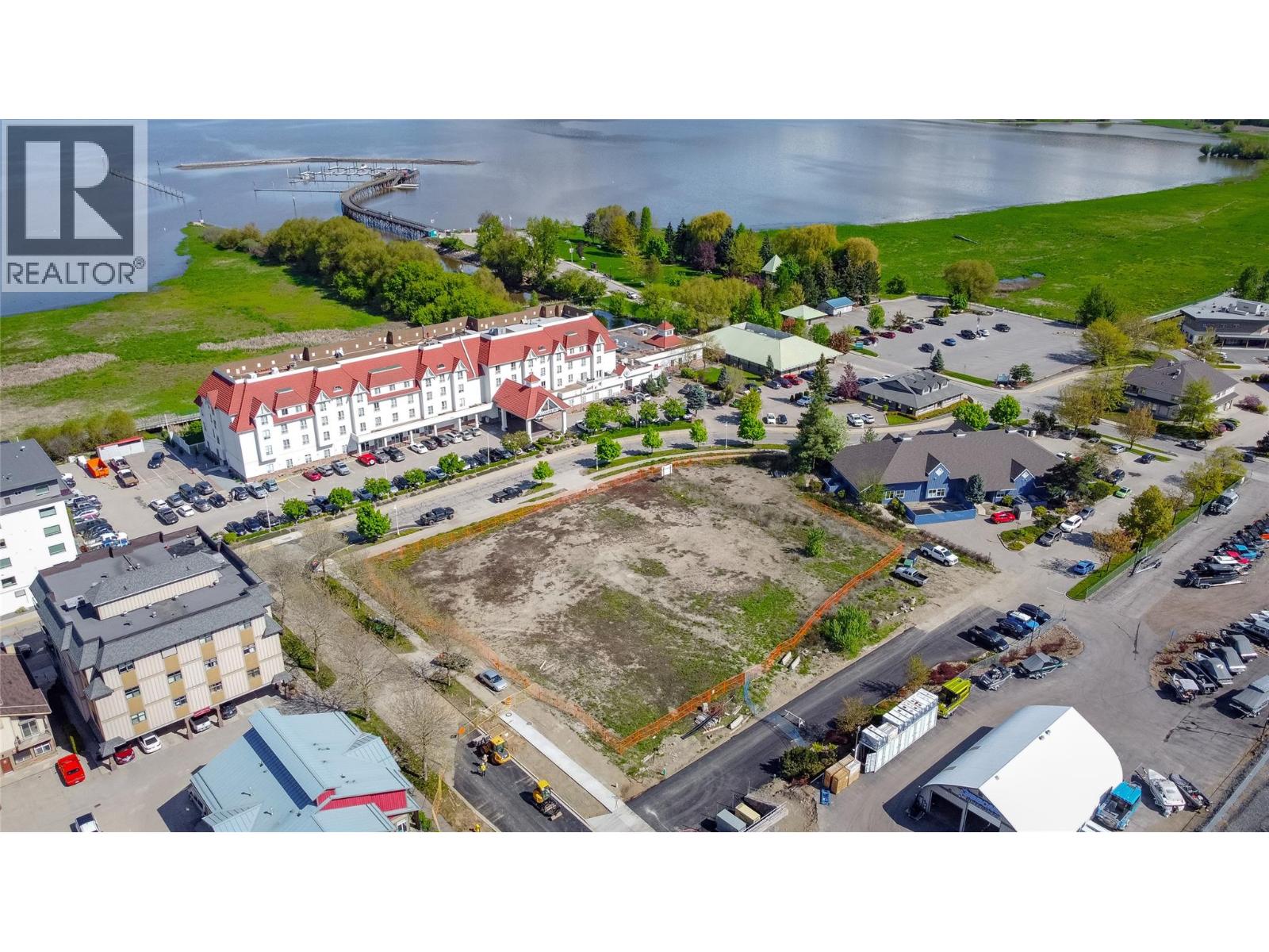  250 Harbourfront Drive Northeast, Salmon Arm