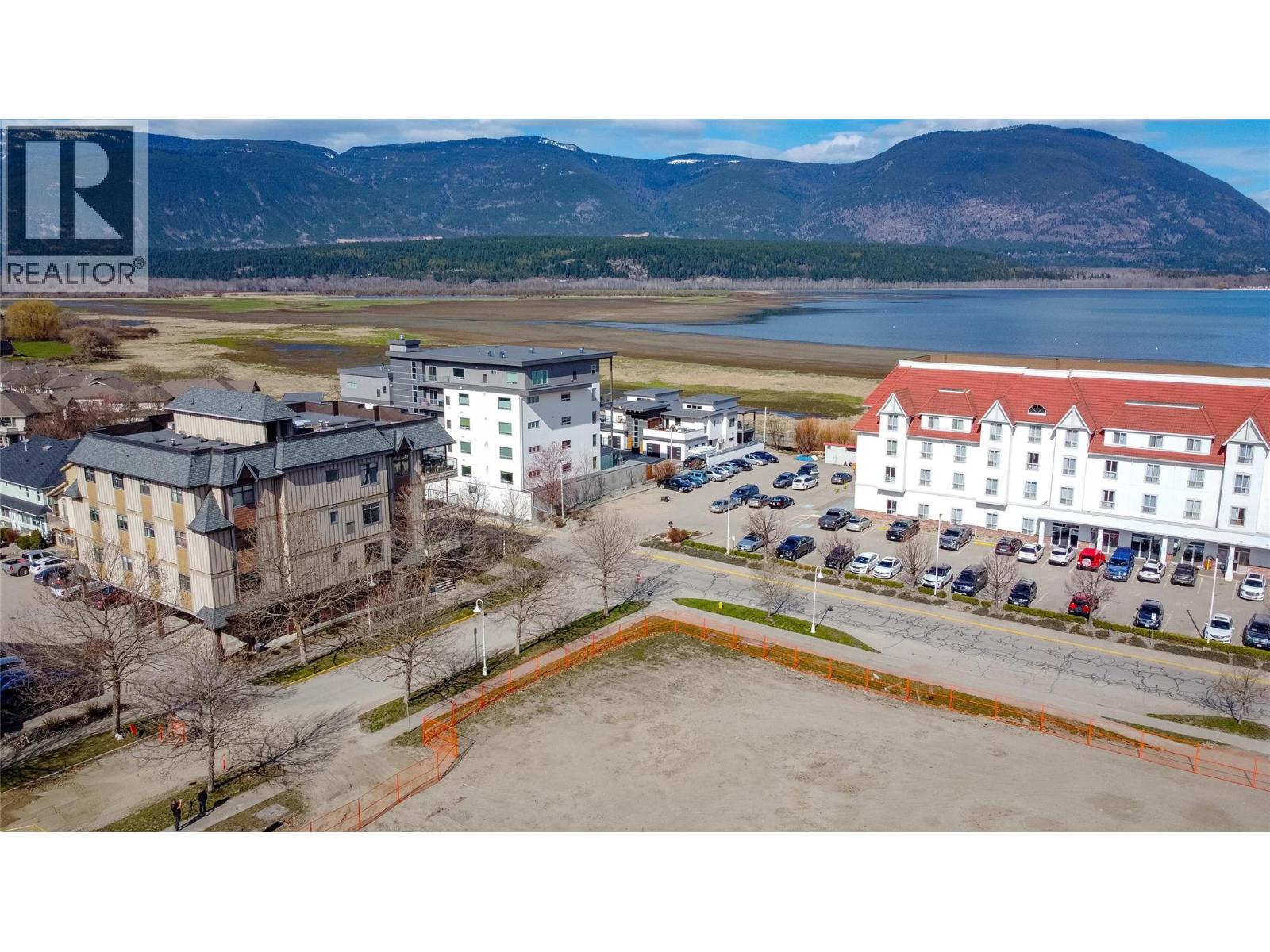  250 Harbourfront Drive Northeast, Salmon Arm