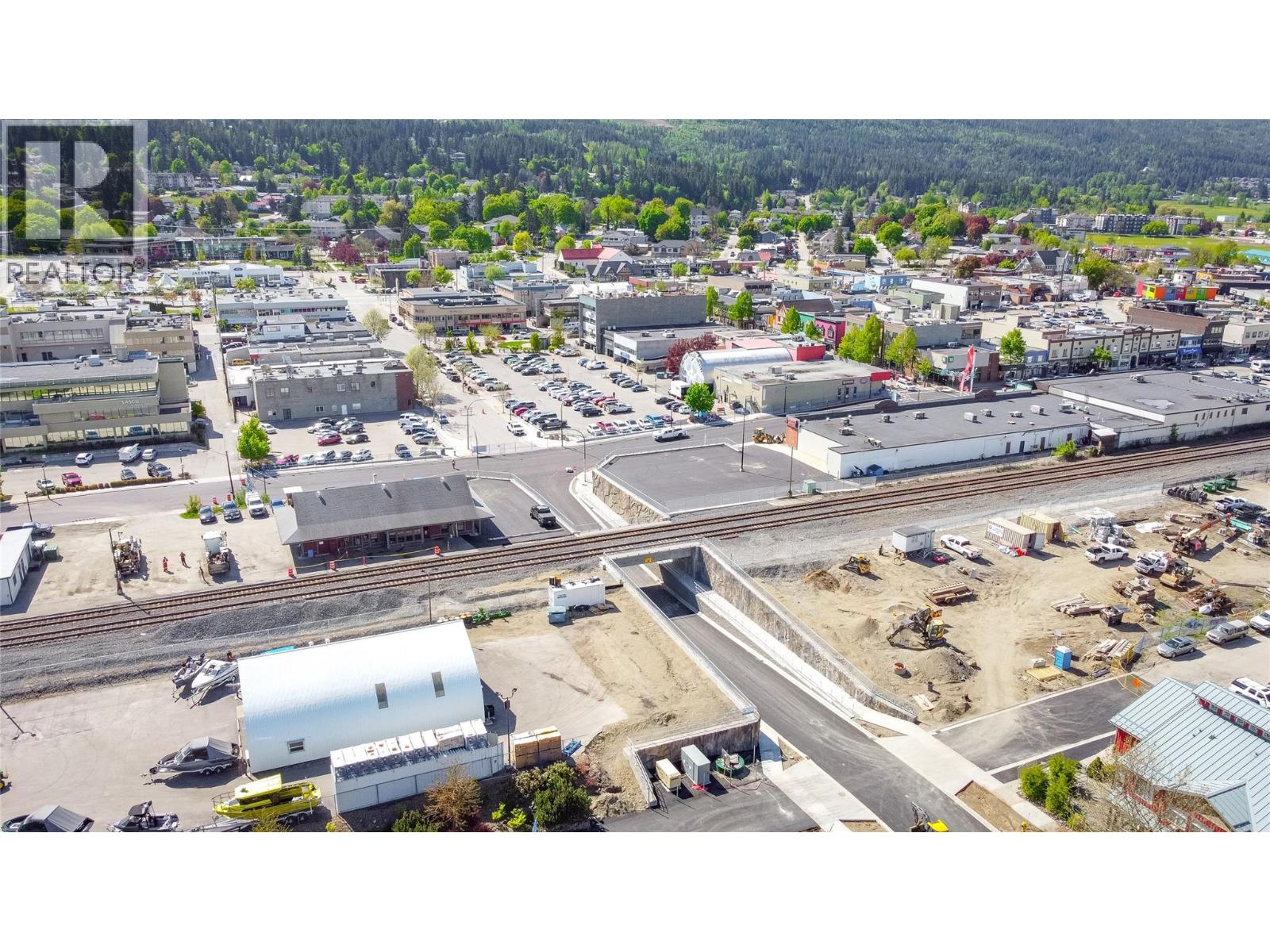  250 Harbourfront Drive Northeast, Salmon Arm