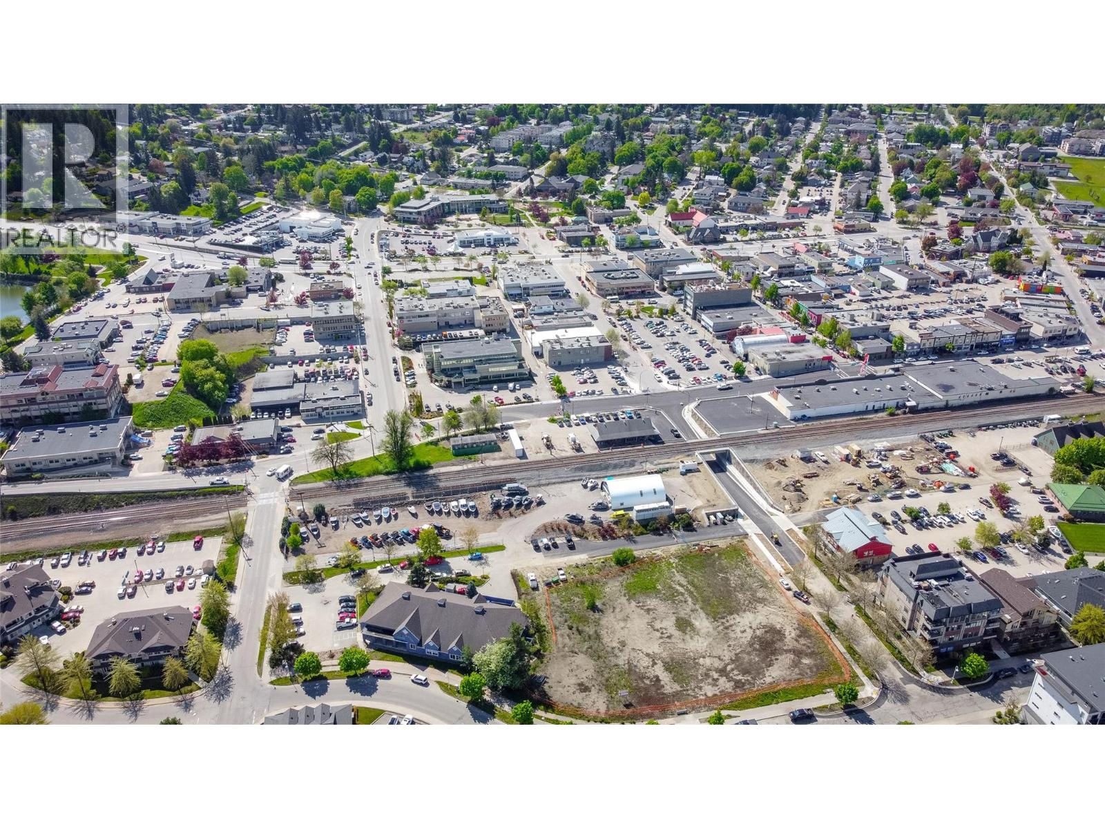  250 Harbourfront Drive Northeast, Salmon Arm