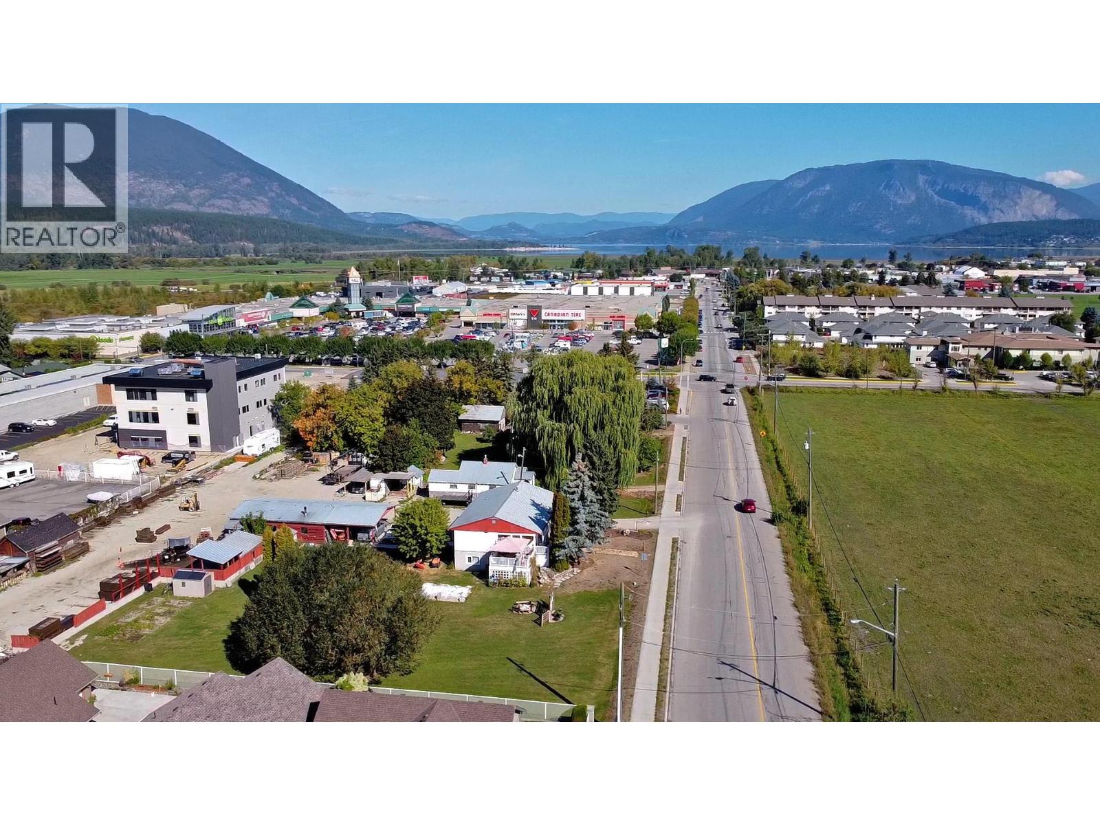  10 Street Southwest, Salmon Arm