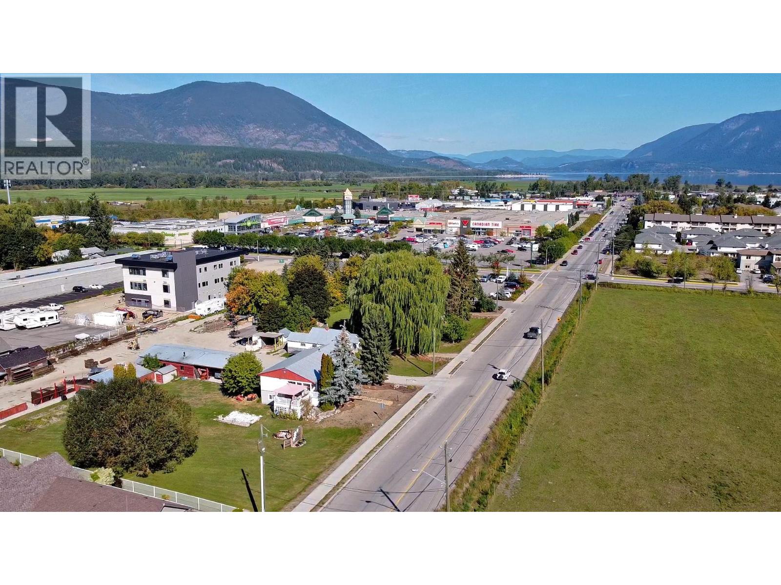  10 Street Southwest, Salmon Arm