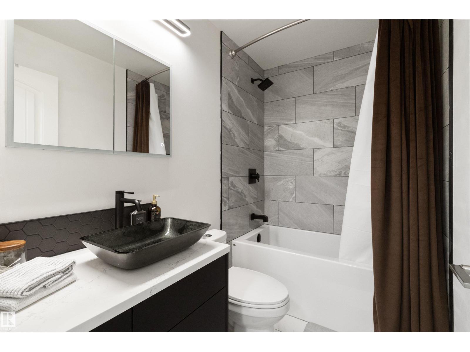 7 Summerland WY, Sherwood Park