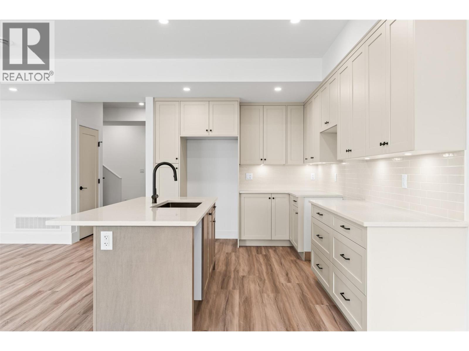  7077 Manning Place, Vernon