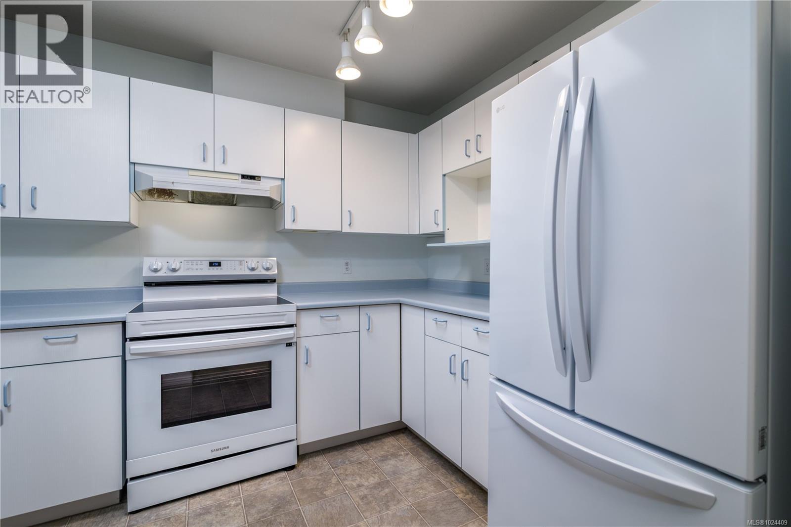 26 7070 West Saanich Rd, Central Saanich