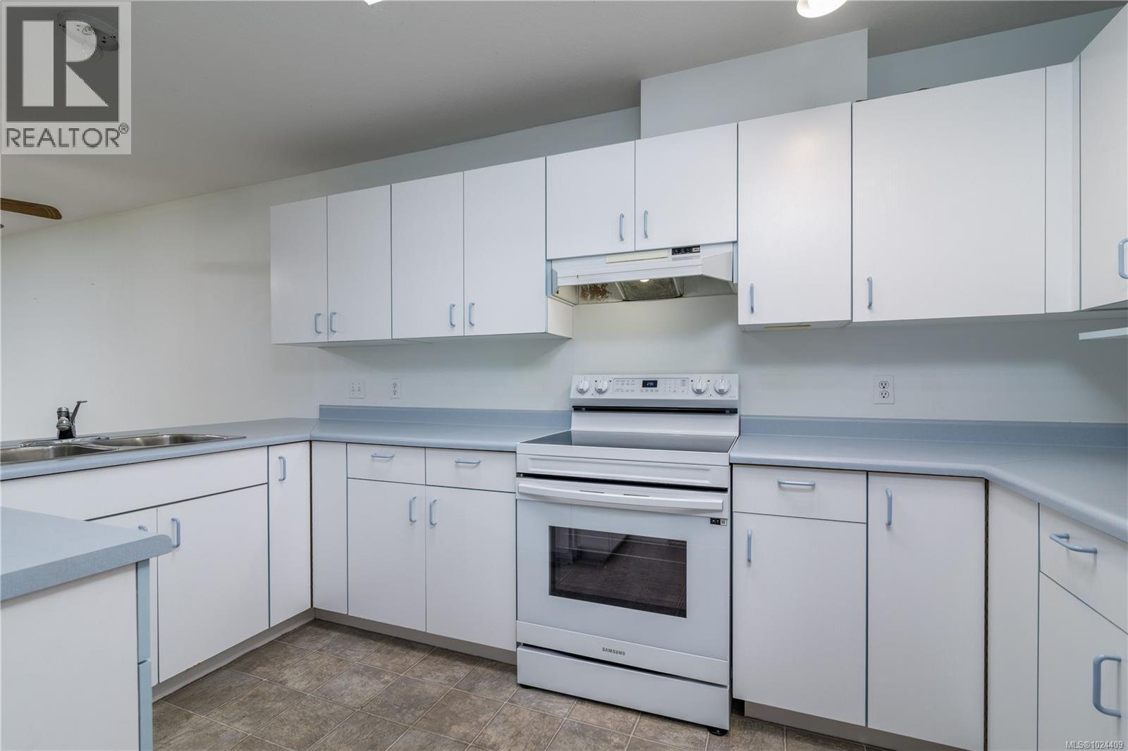 26 7070 West Saanich Rd, Central Saanich