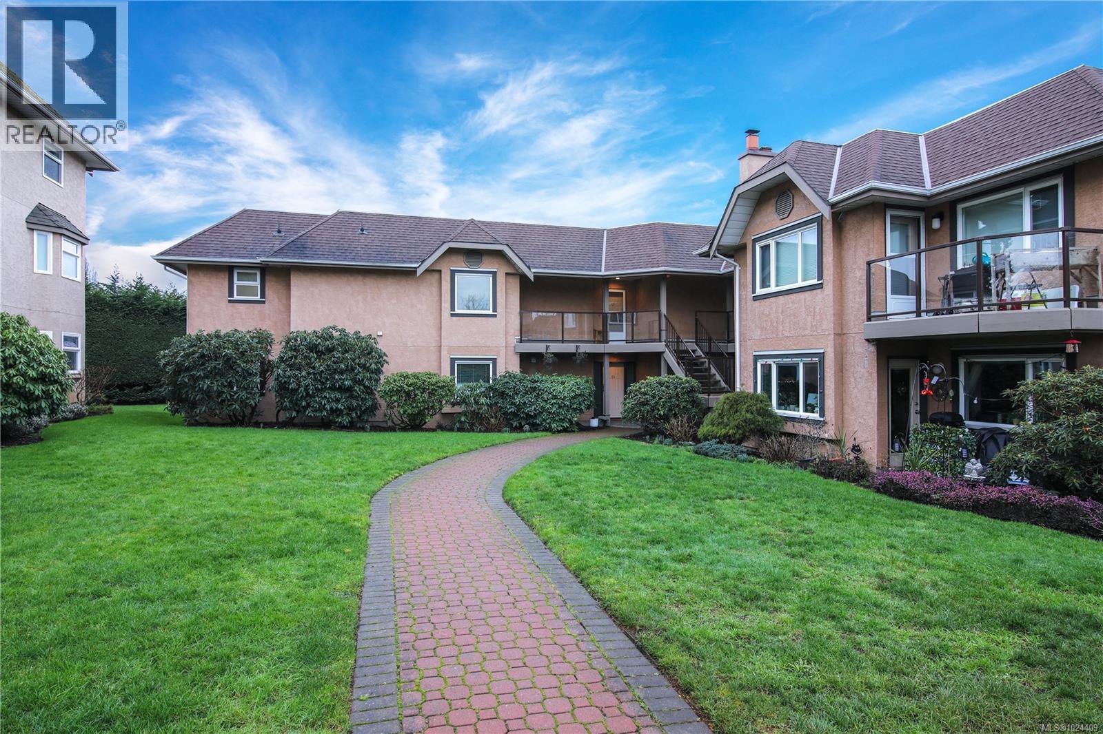 26 7070 West Saanich Rd, Central Saanich