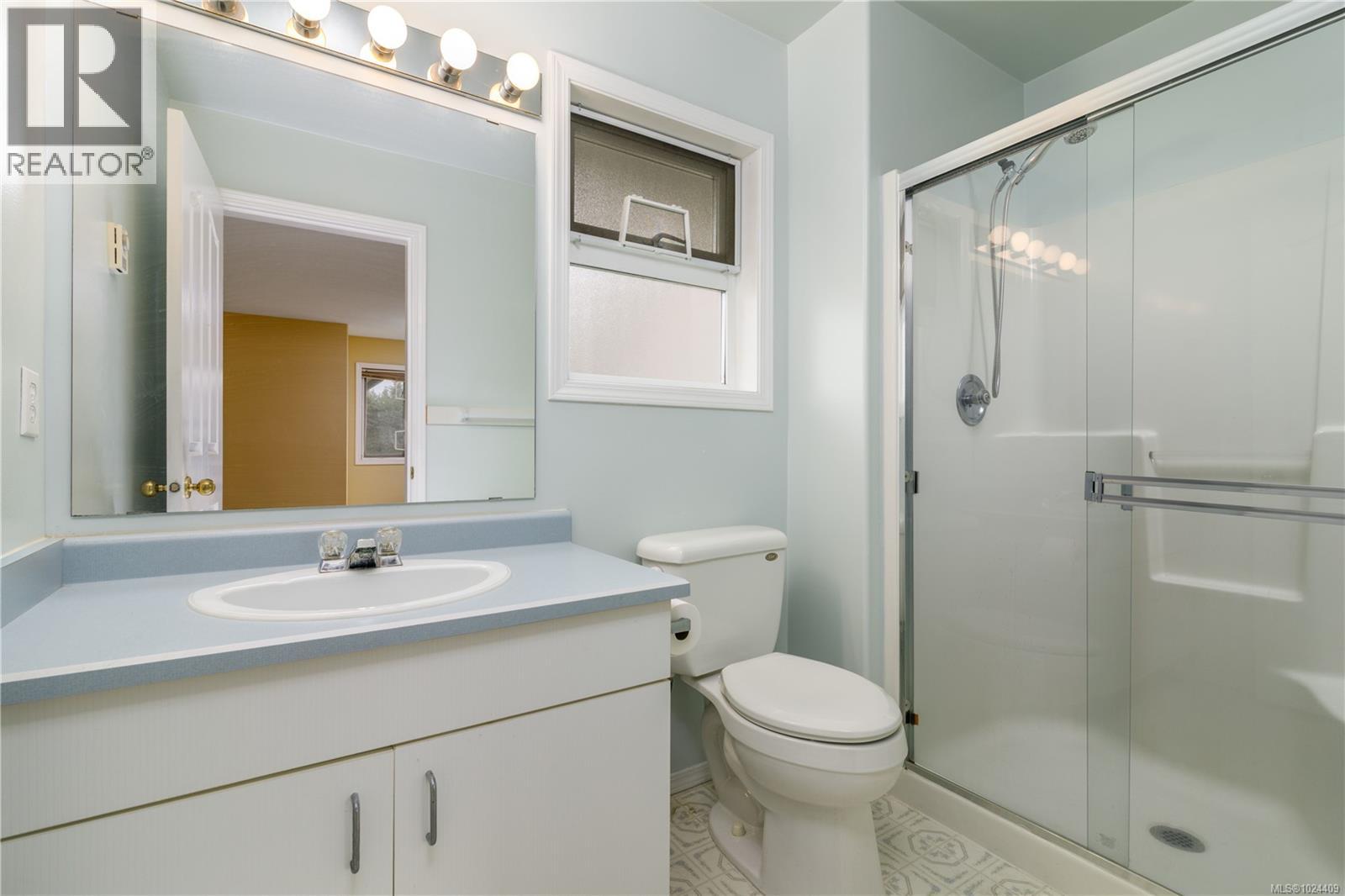 26 7070 West Saanich Rd, Central Saanich