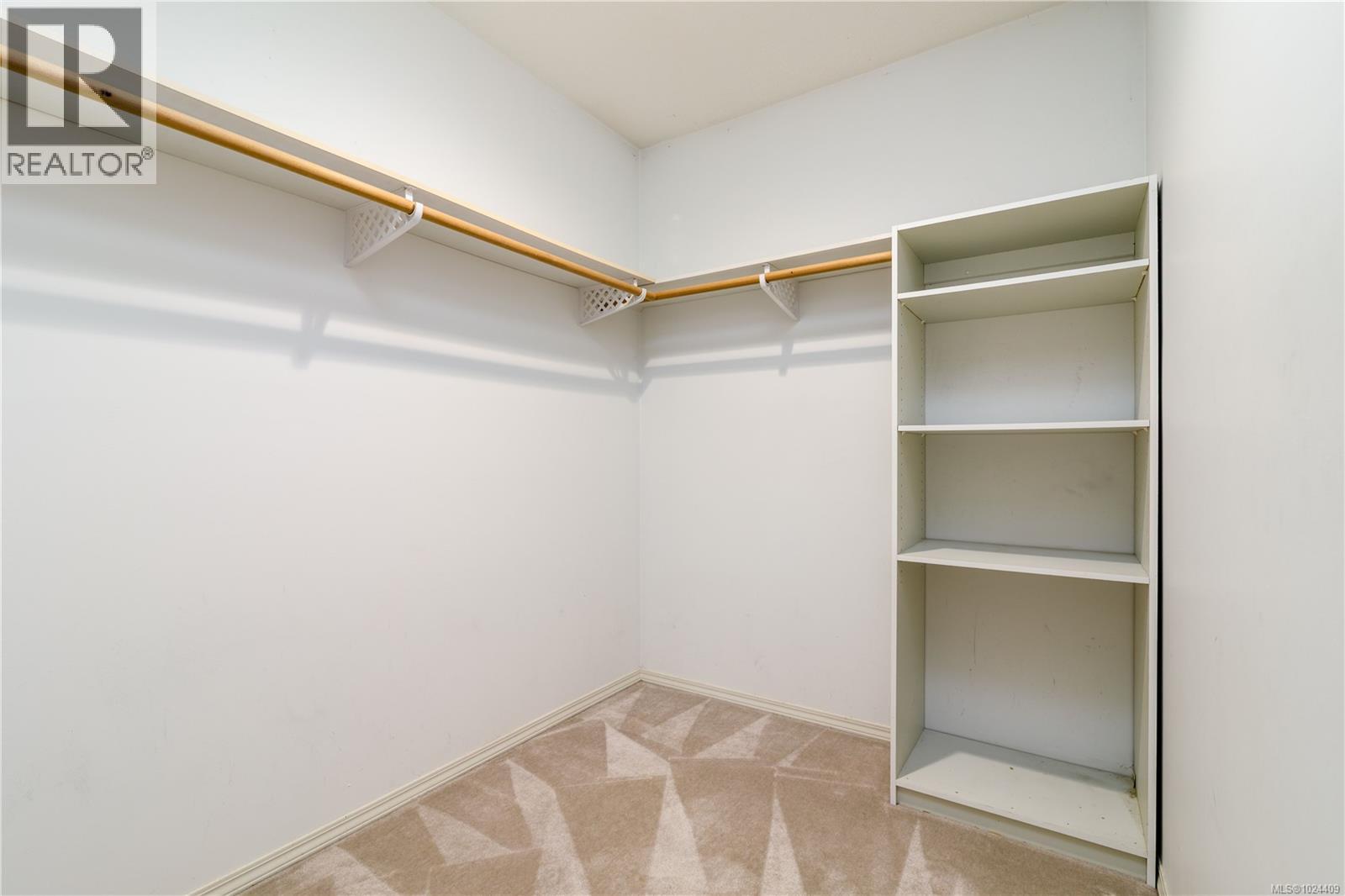 26 7070 West Saanich Rd, Central Saanich