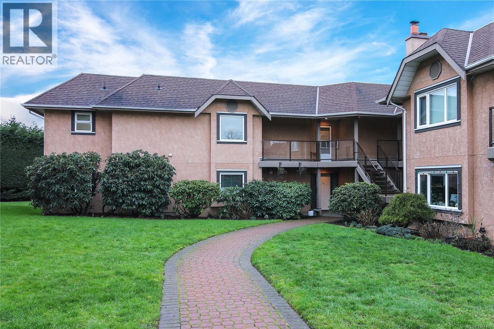 26 7070 West Saanich Rd, Central Saanich