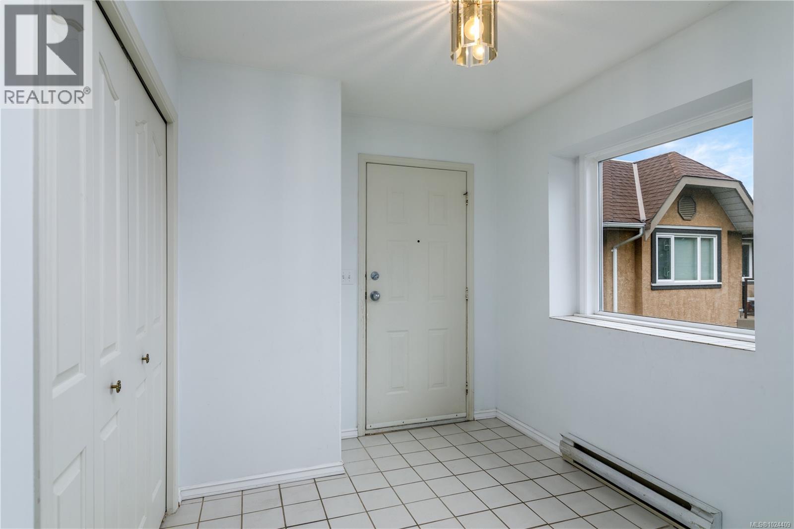 26 7070 West Saanich Rd, Central Saanich