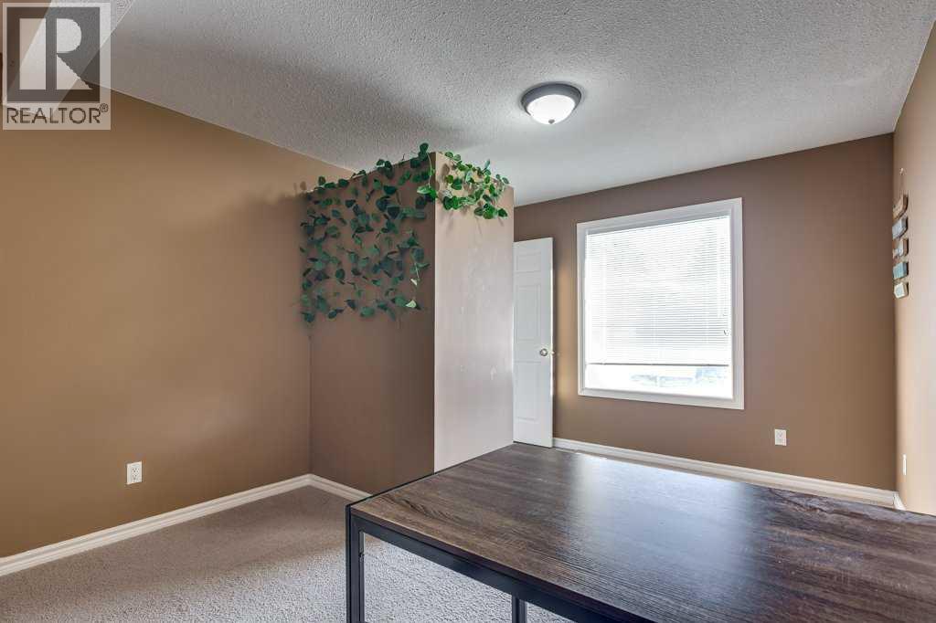 5322 55 Street, Lacombe