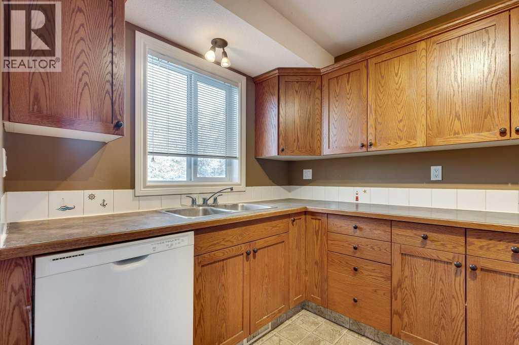 5322 55 Street, Lacombe