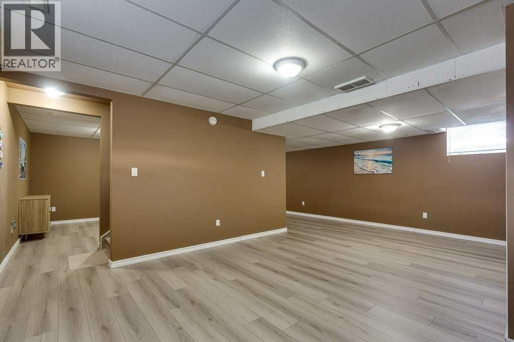 5322 55 Street, Lacombe