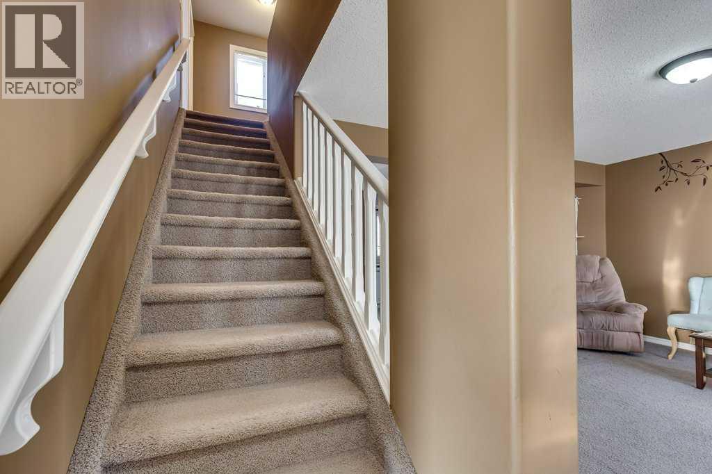 5322 55 Street, Lacombe