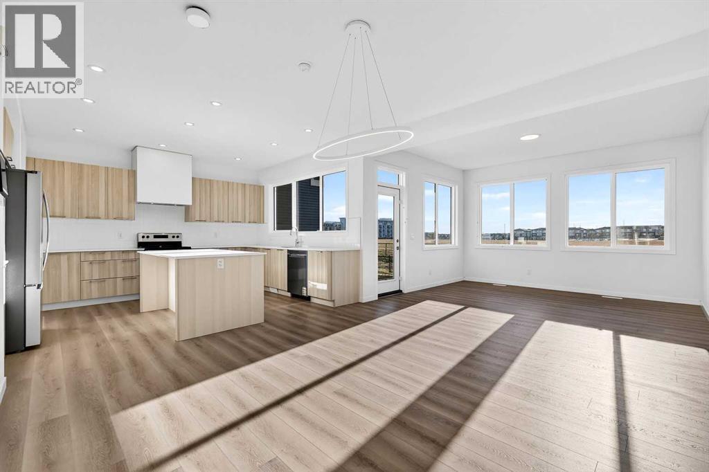 89 Corner Glen Avenue NE, Calgary, Alberta