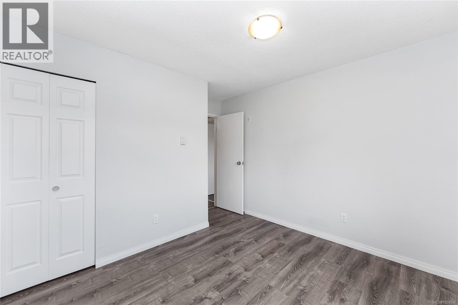 205 1490 Garnet Road, Saanich