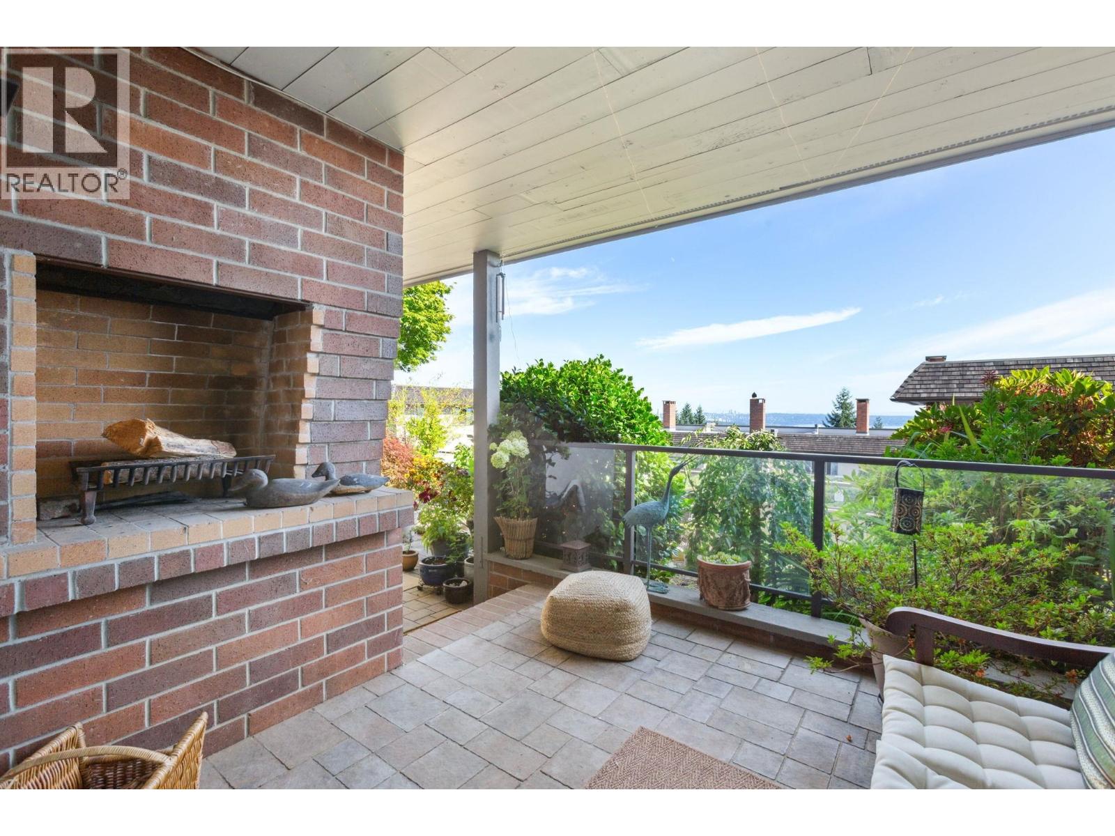 24 2214 FOLKESTONE WAY, West Vancouver